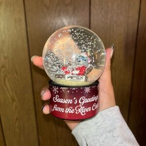 Apex Festive Snow Globe with Burgundy Base